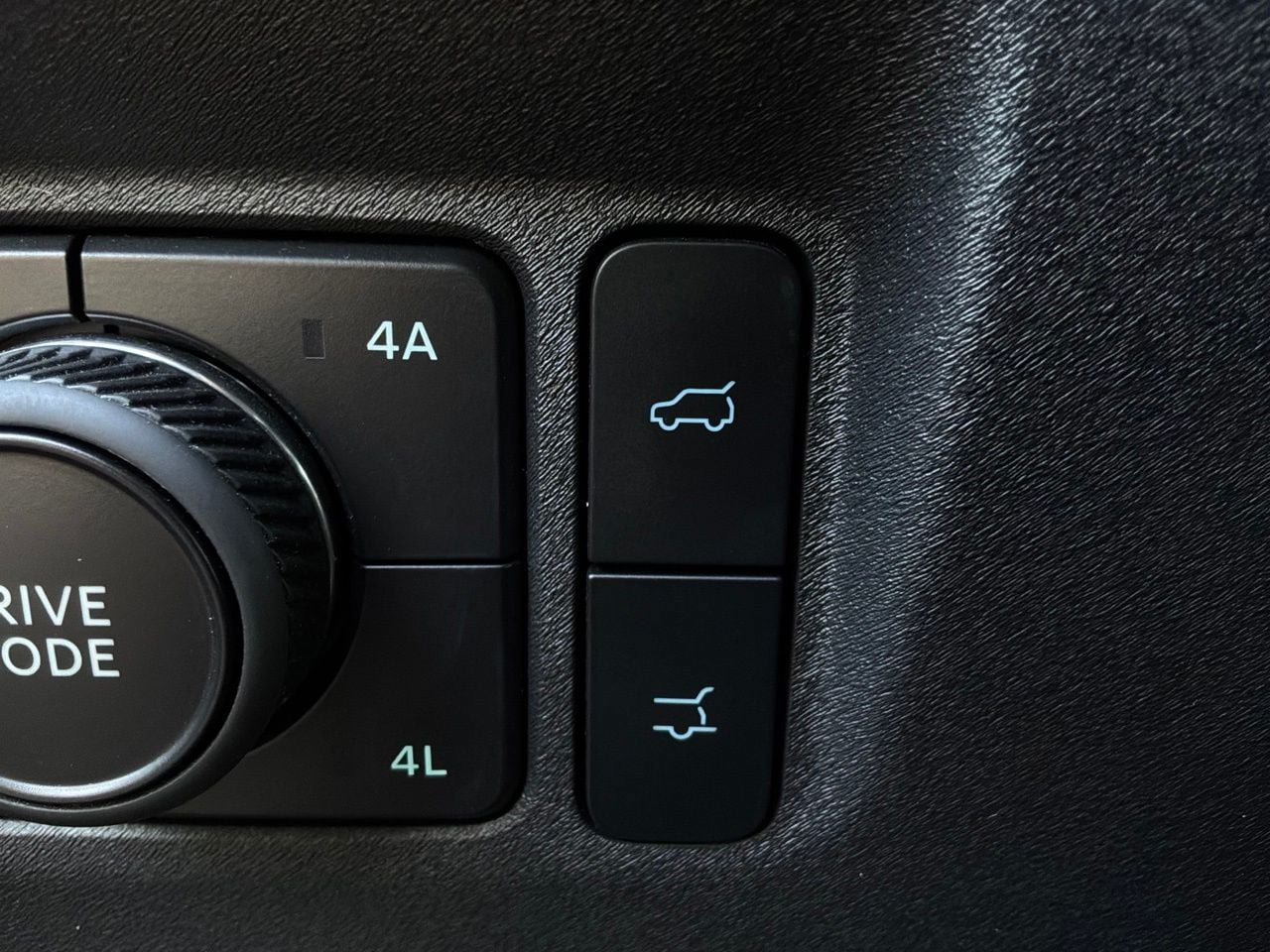 Used 2025 Ford Expedition Active AWD/4WD image 29