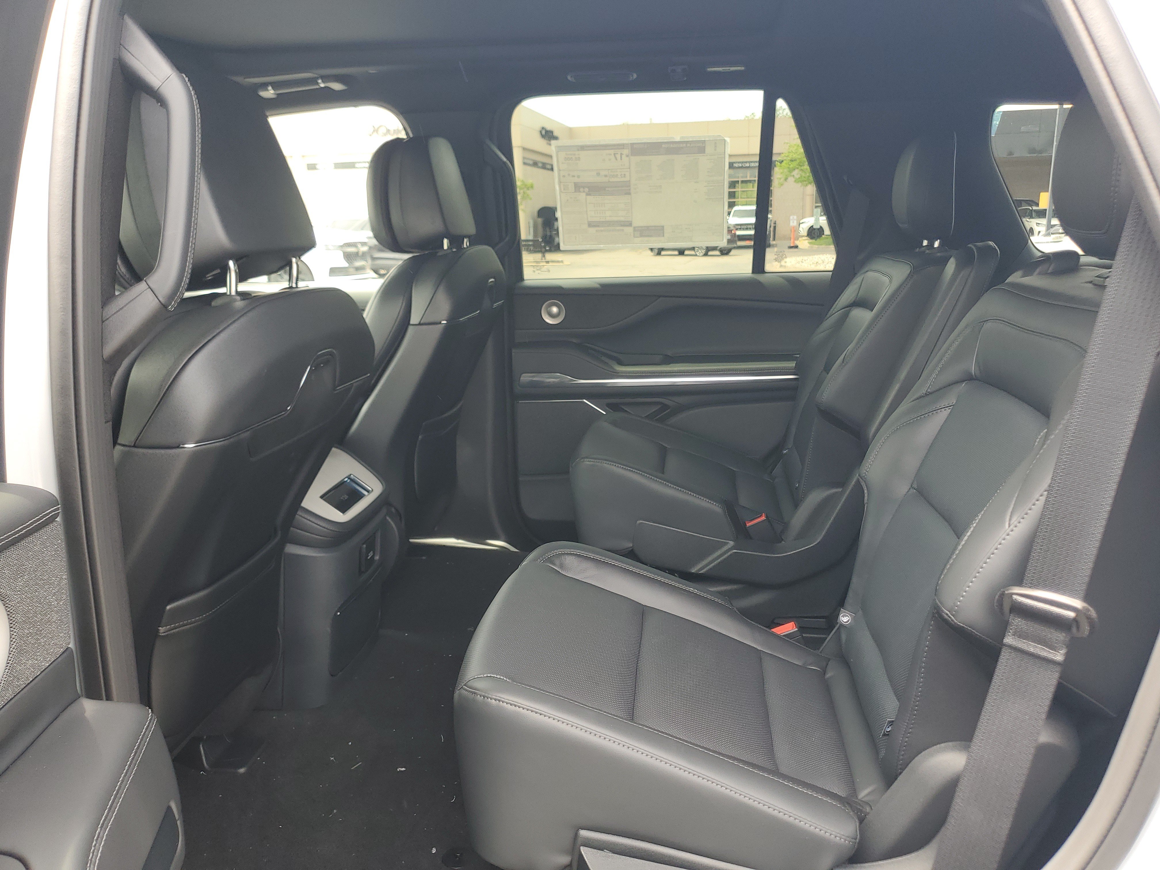 New 2026 Lincoln Navigator Reserve w/ Jet Appearance Package AWD/4WD image 27