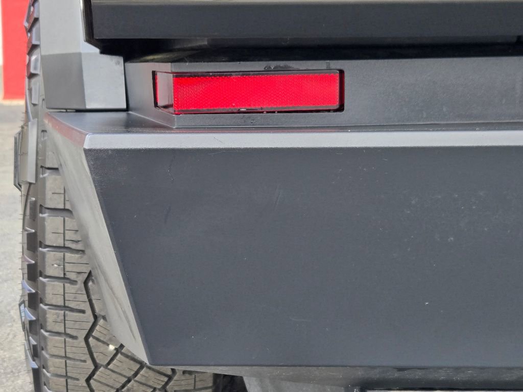 Used 2024 Tesla Cybertruck AWD Crew Cab image 9