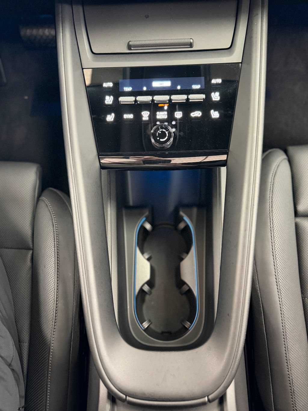 Used 2025 Porsche Macan Electric RWD image 28
