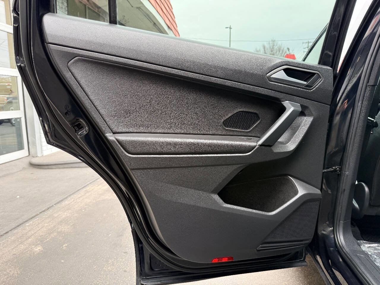 Used 2019 Volkswagen Tiguan SEL Premium R-Line image 28