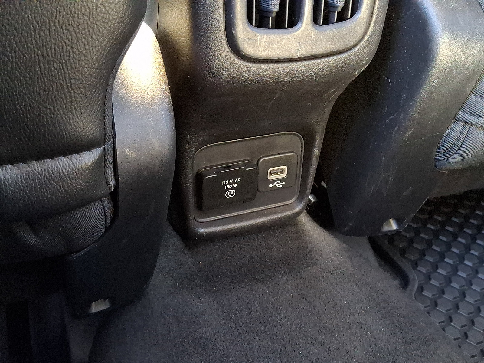 Used 2018 Jeep Compass Latitude w/ Popular Equipment Group AWD/4WD image 12