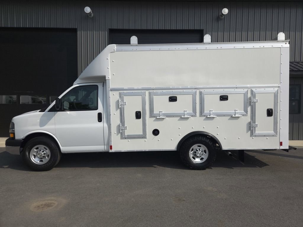 Used 2018 Chevrolet Express 3500 w/ Power Convenience Package image 1