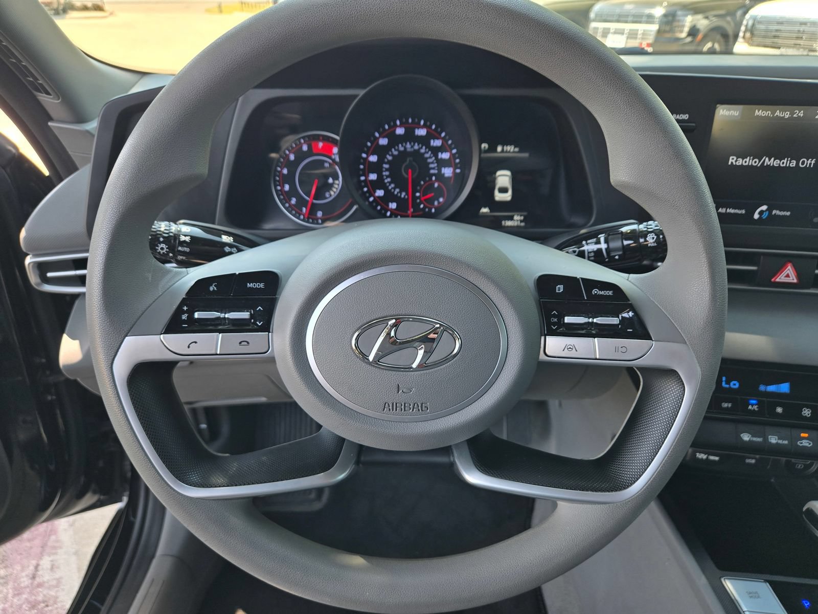 Used 2021 Hyundai Elantra SEL FWD image 11