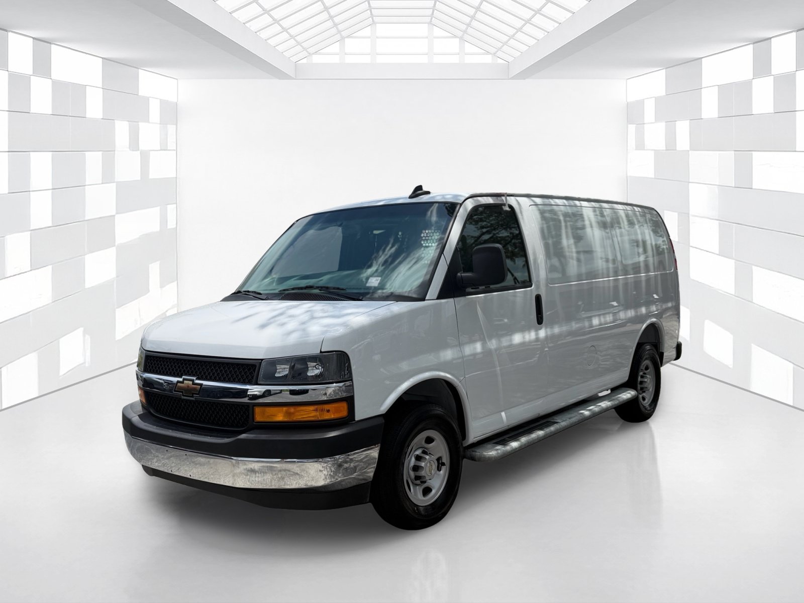 Used 2025 Chevrolet Express 2500 w/ Driver Convenience Package RWD image 3