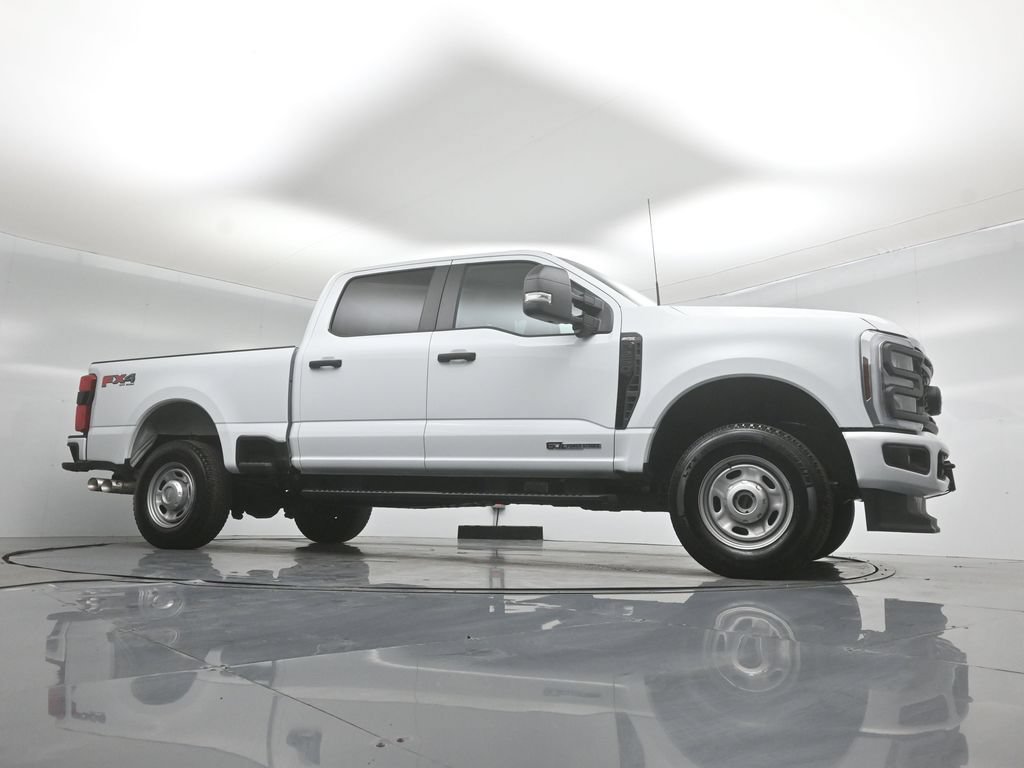 Used 2025 Ford F250 XL w/ STX Appearance Package AWD/4WD image 3