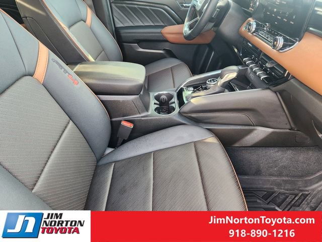 Used 2025 GMC Canyon AT4 w/ Technology Plus Package image 15