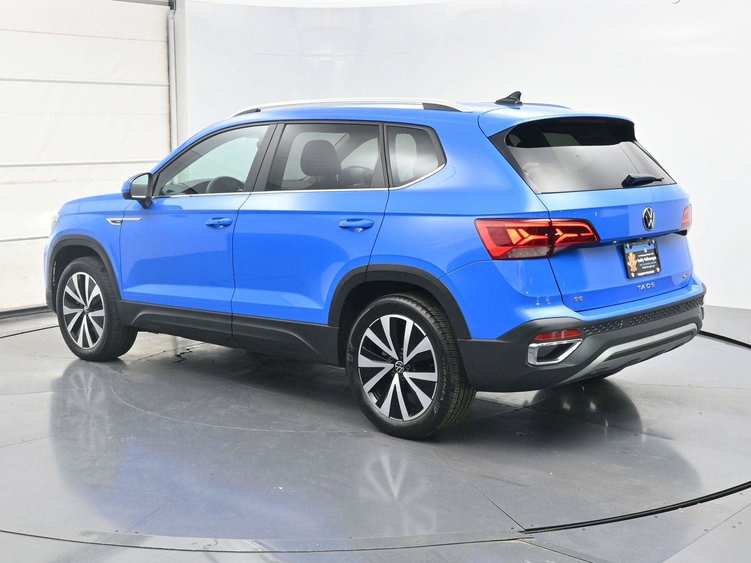 Used 2023 Volkswagen Taos SE w/ Panoramic Sunroof Package AWD/4WD image 23