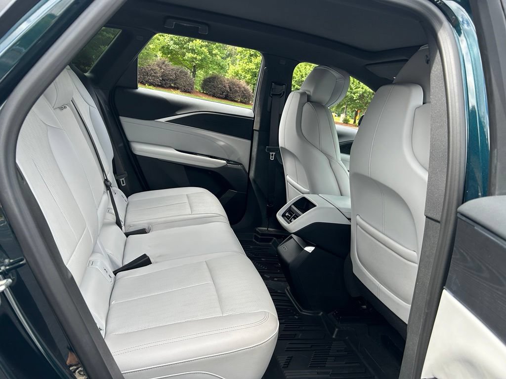 Used 2025 Cadillac Lyriq Luxury RWD image 47