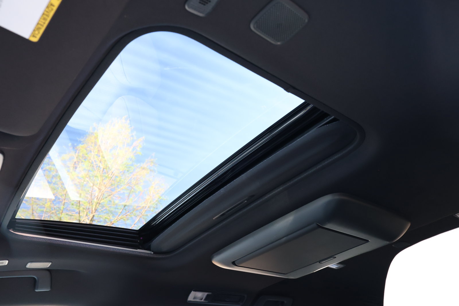 New 2026 Toyota Sienna Platinum AWD/4WD image 3