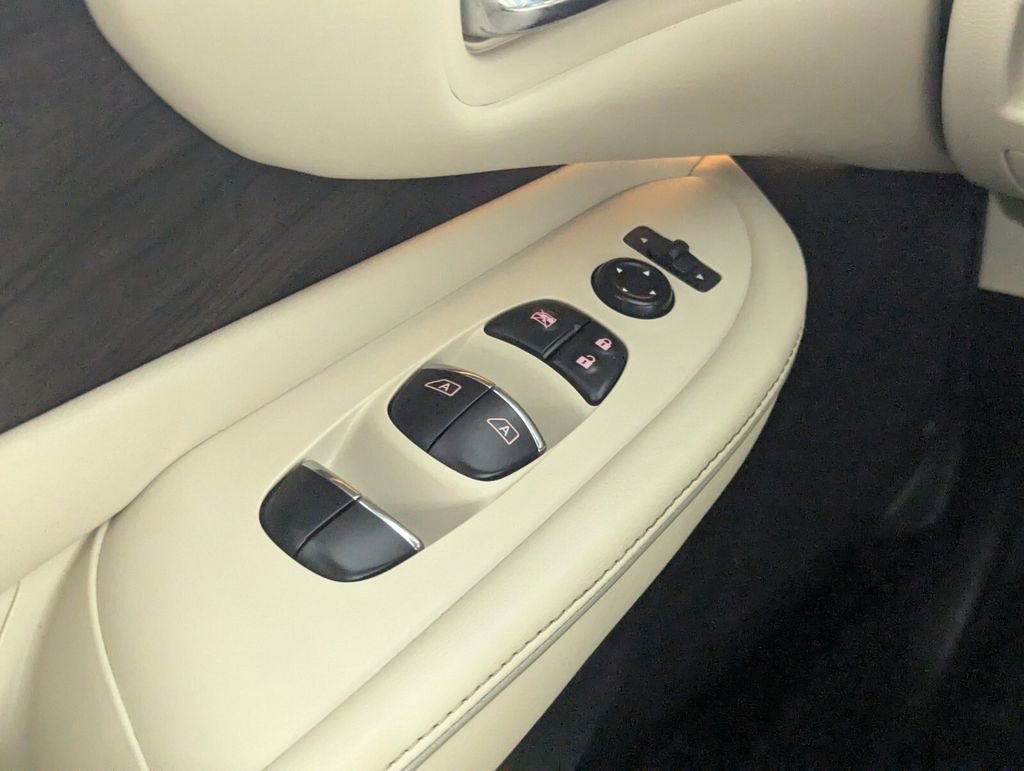 Used 2020 Nissan Murano Platinum w/ Cargo Package image 15