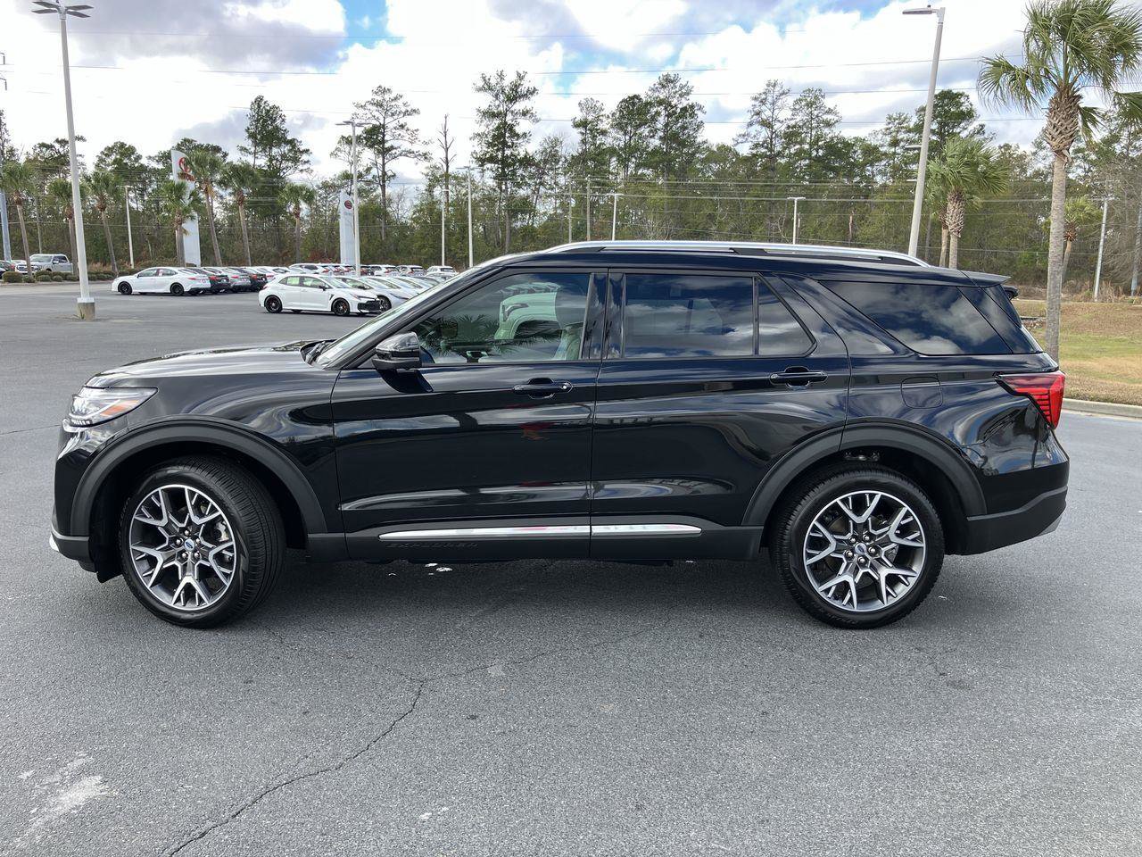 Used 2025 Ford Explorer Platinum w/ Ultimate Package image 2