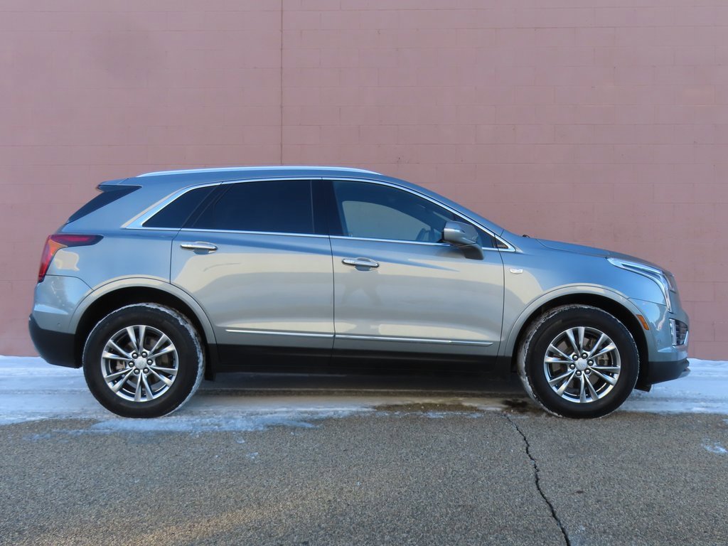 Used 2023 Cadillac XT5 Premium Luxury w/ Technology Package image 2