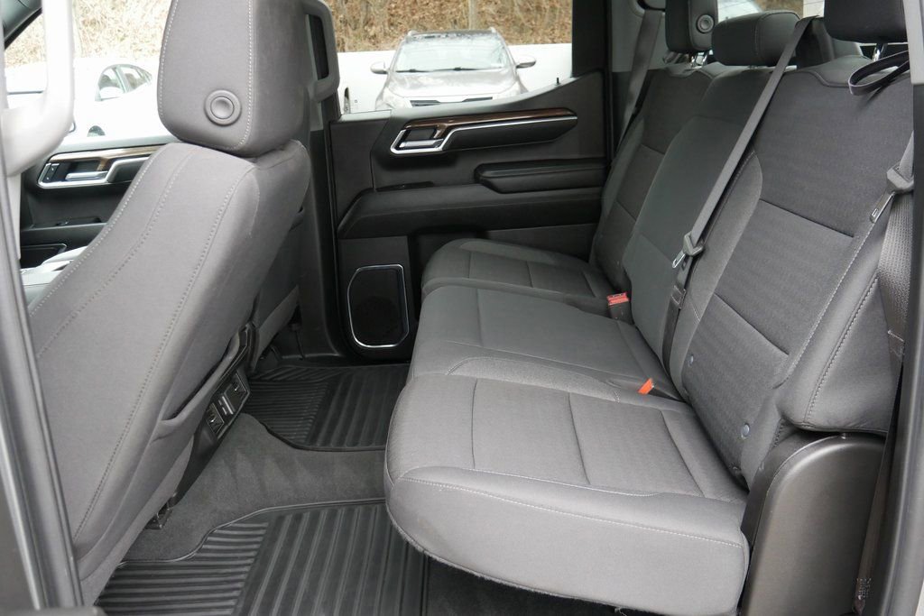 Used 2025 Chevrolet Silverado 1500 LT image 26