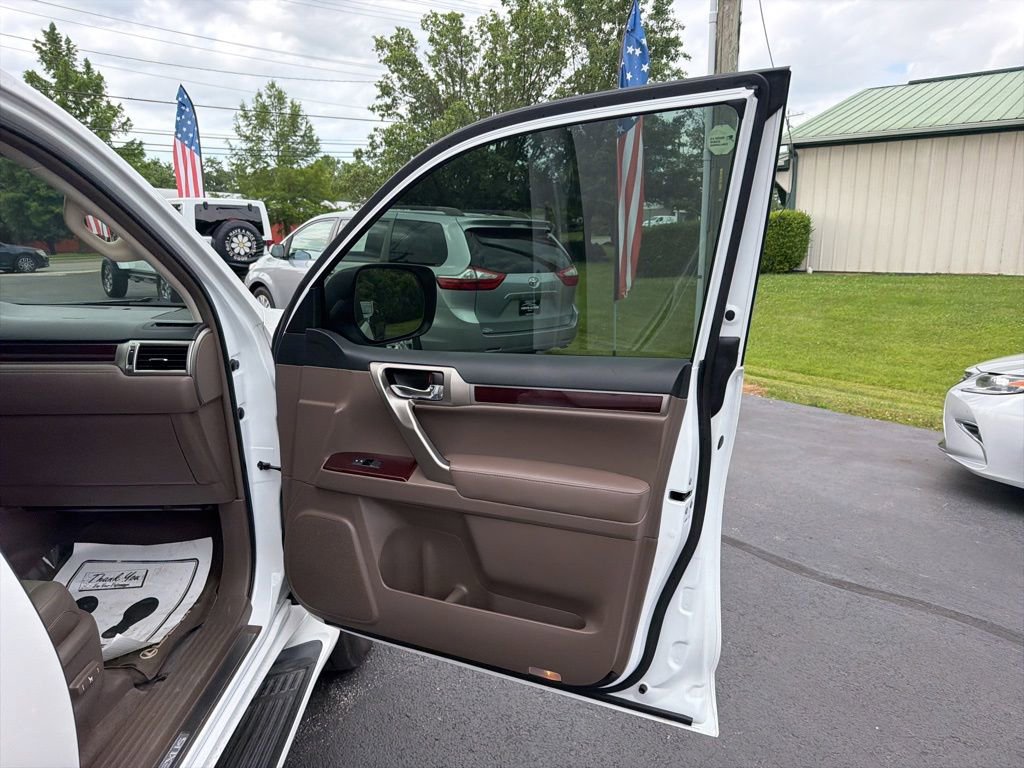 Used 2018 Lexus GX 460 Luxury w/ Preferred Accessory Package AWD/4WD image 28