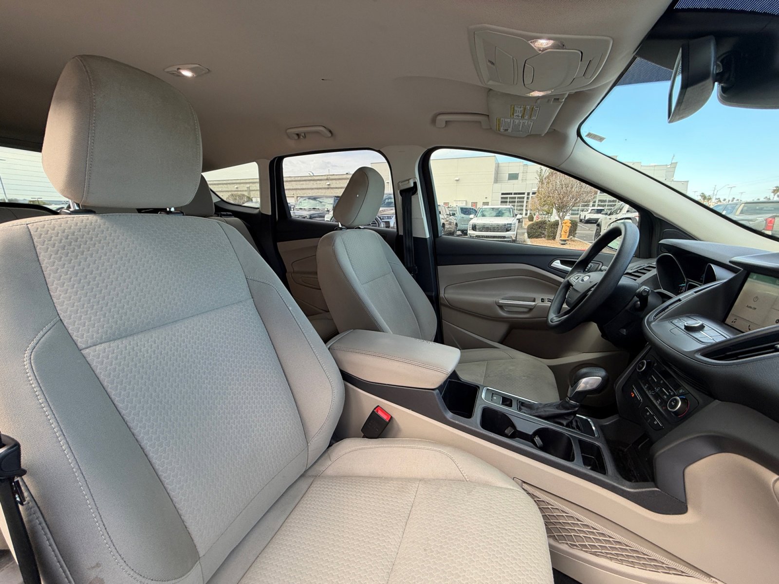 Used 2019 Ford Escape SE image 19