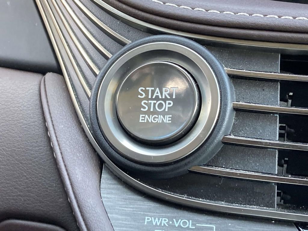 Used 2019 Lexus LS 500 w/ Accessory Package (Z2) image 17