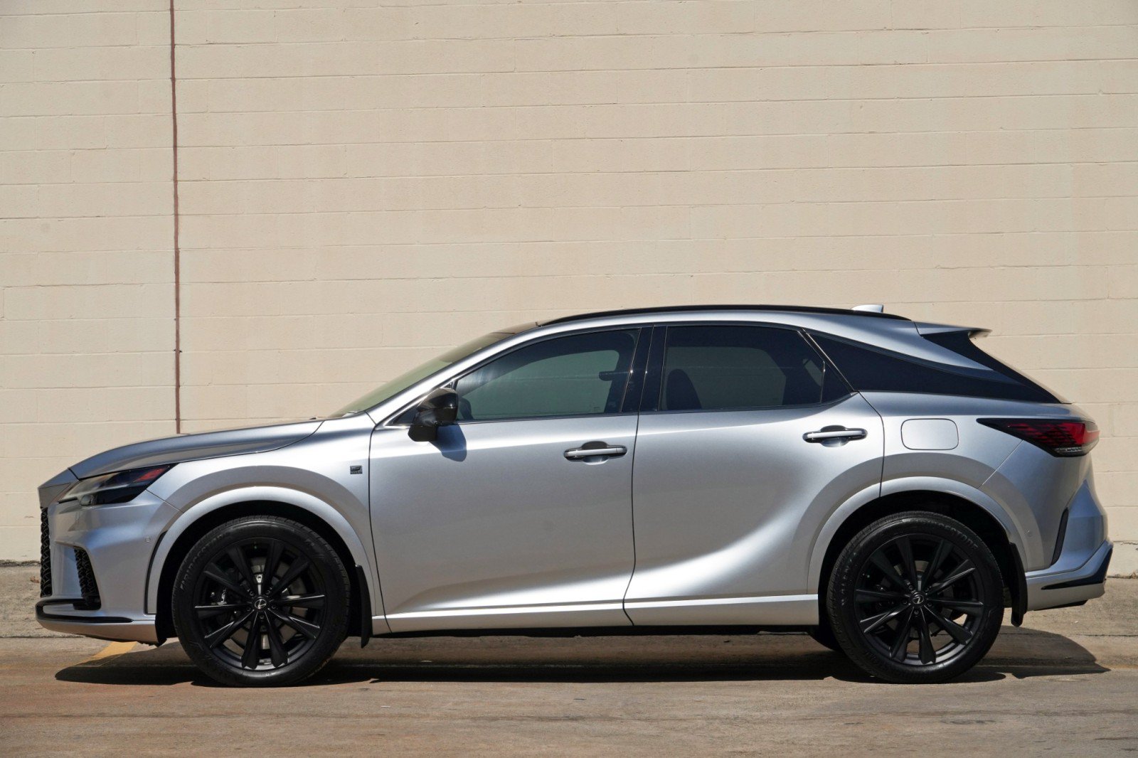 Used 2023 Lexus RX 500h F Sport w/ Cold Area Package AWD/4WD image 9