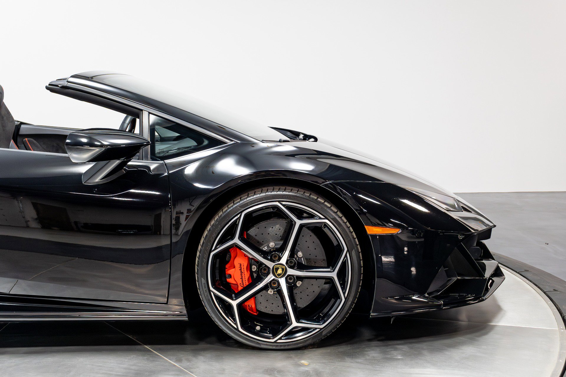 Used 2020 Lamborghini Huracan EVO image 21