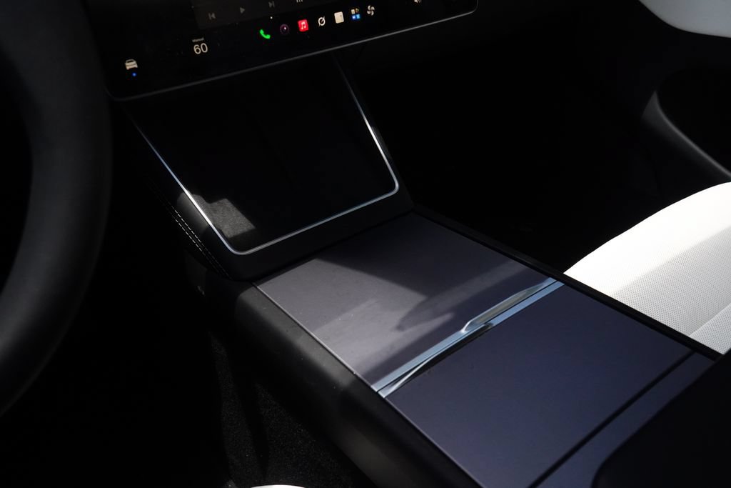 Used 2026 Tesla Model Y AWD image 25