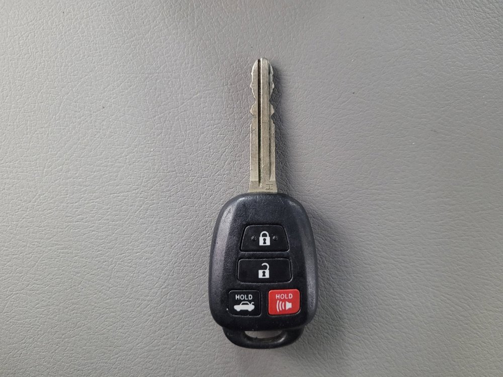Used 2015 Toyota Camry XLE FWD image 32