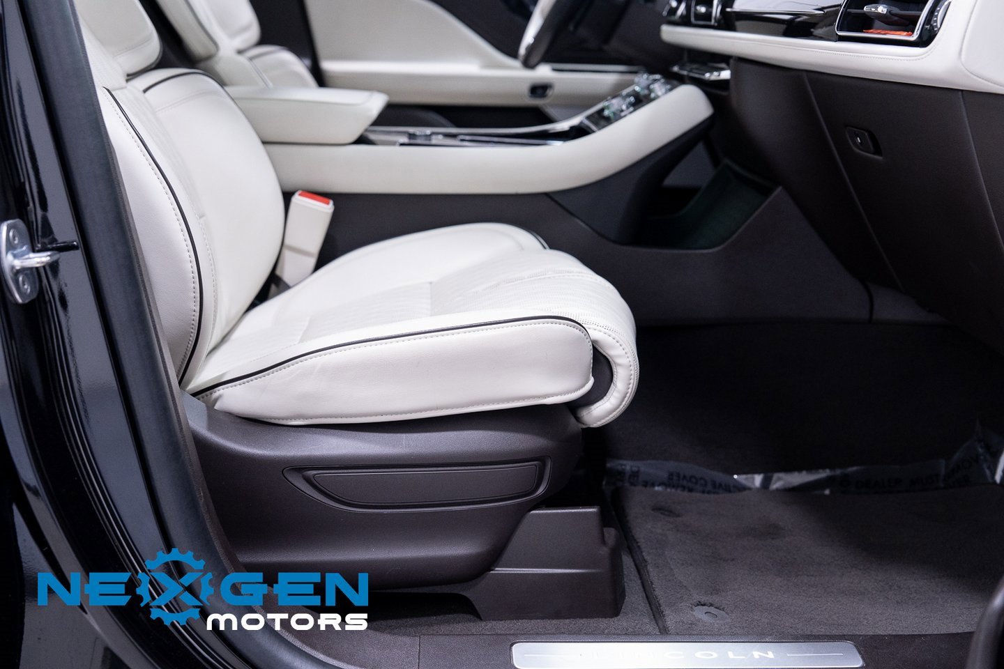 Used 2022 Lincoln Aviator Black Label w/ Dynamic Handling Package image 55