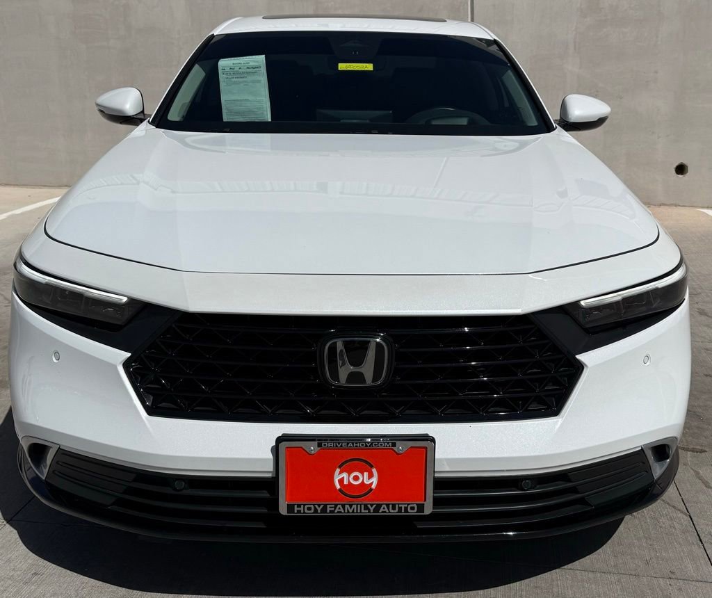 Used 2023 Honda Accord Touring image 2