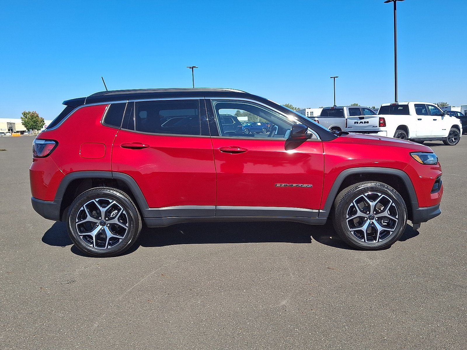 Certified 2025 Jeep Compass Limited w/ Sun & Sound Group AWD/4WD image 7