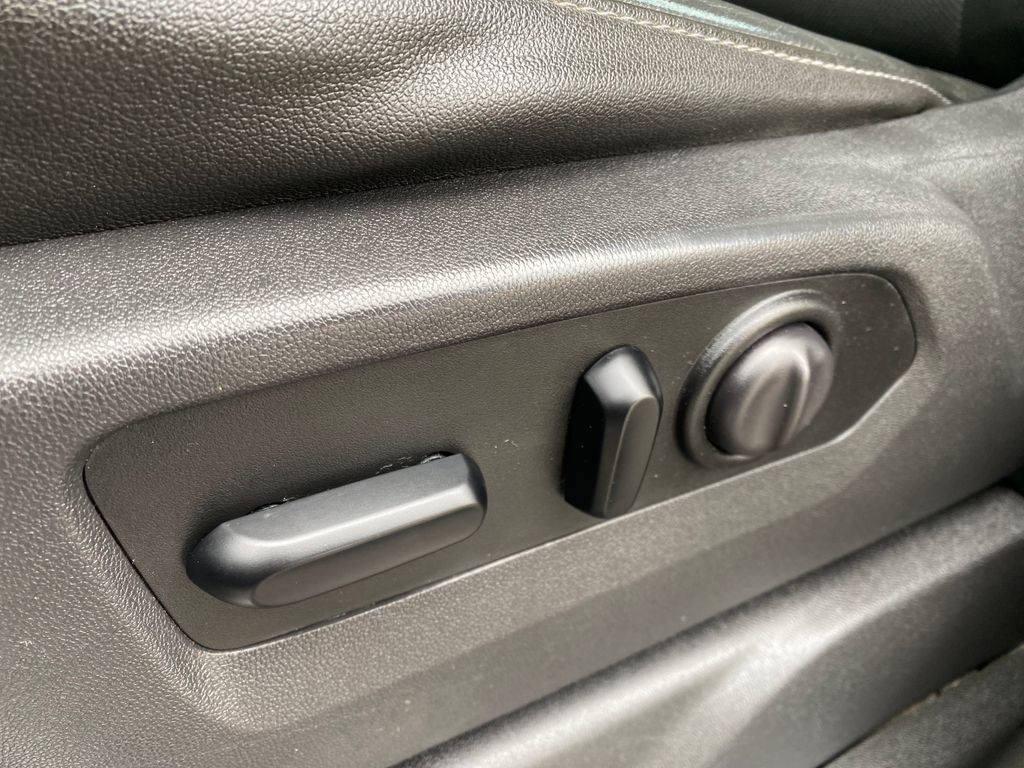 Used 2019 GMC Sierra 1500 SLT w/ SLT Convenience Package image 12