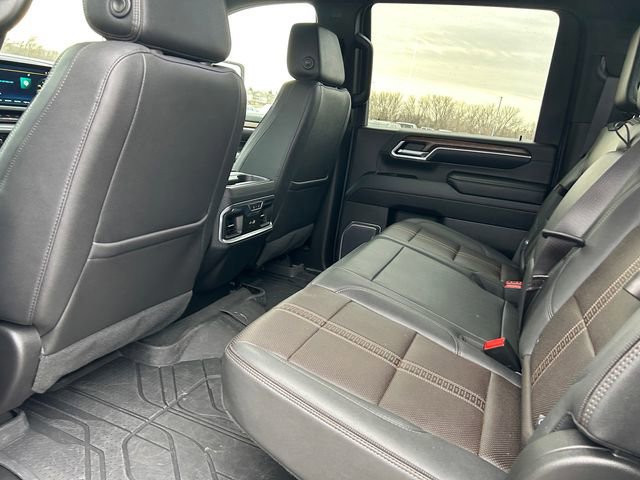 Used 2024 Chevrolet Silverado 2500 High Country w/ High Country Premium Package AWD/4WD image 12