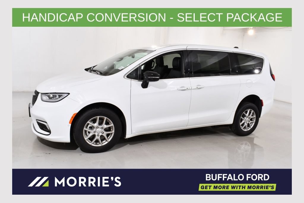Used 2026 Chrysler Pacifica Select FWD image 1