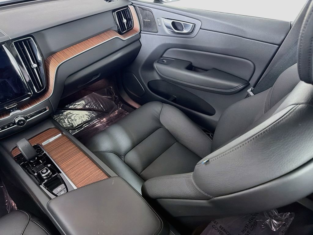 Certified 2023 Volvo XC60 T8 Plus AWD/4WD image 25