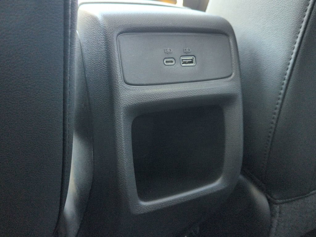 New 2026 Chevrolet Trax LT w/ Sunroof Package FWD image 33