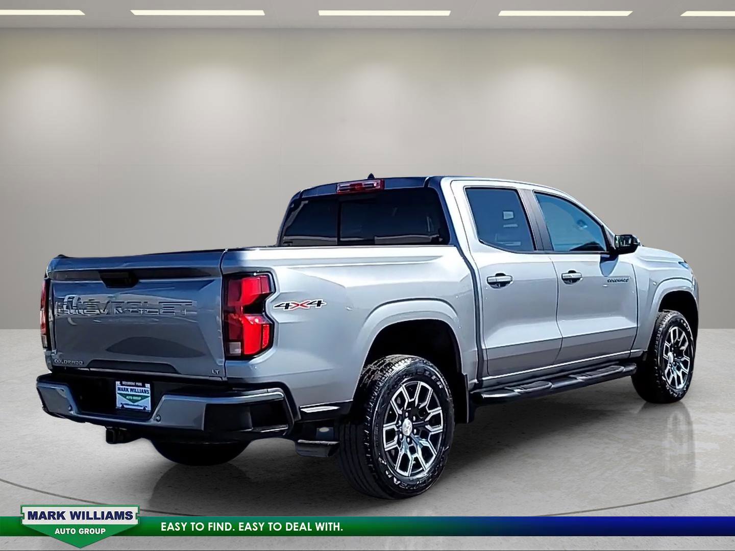 Used 2023 Chevrolet Colorado LT w/ LT Convenience Package III image 4