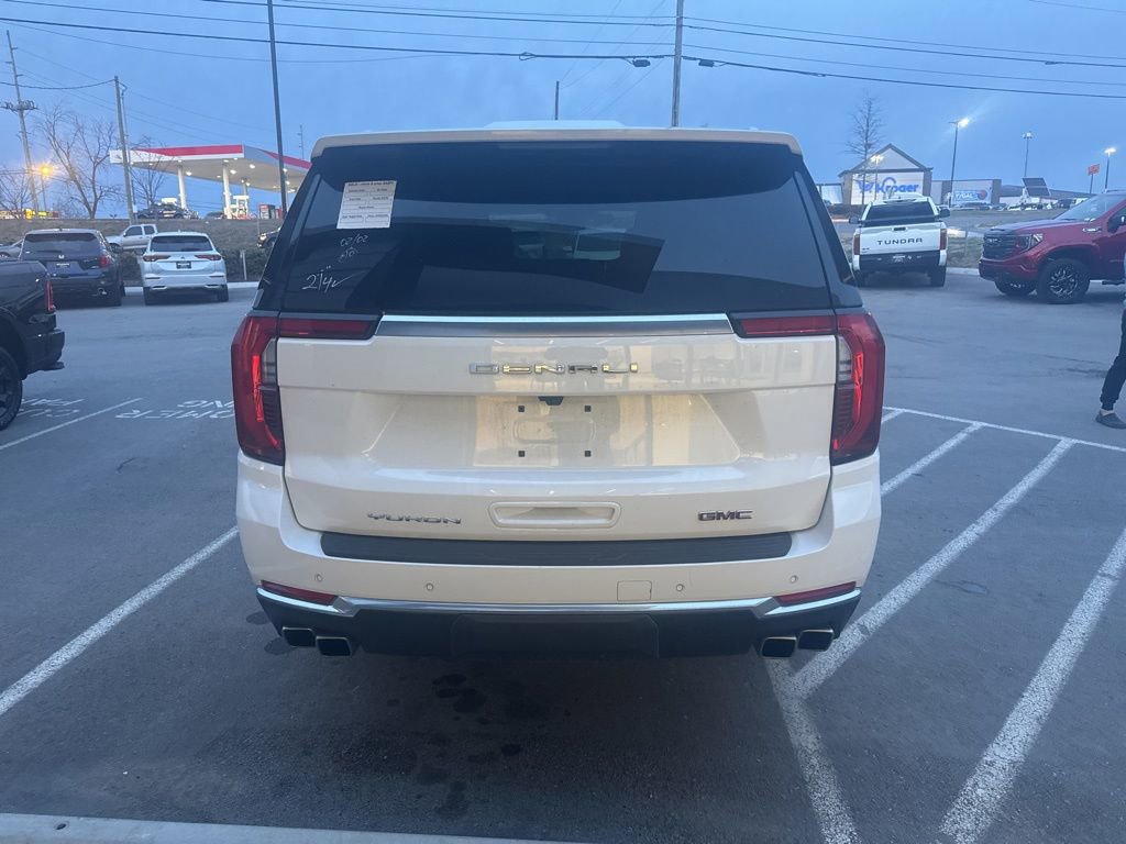 Used 2025 GMC Yukon XL Denali image 8