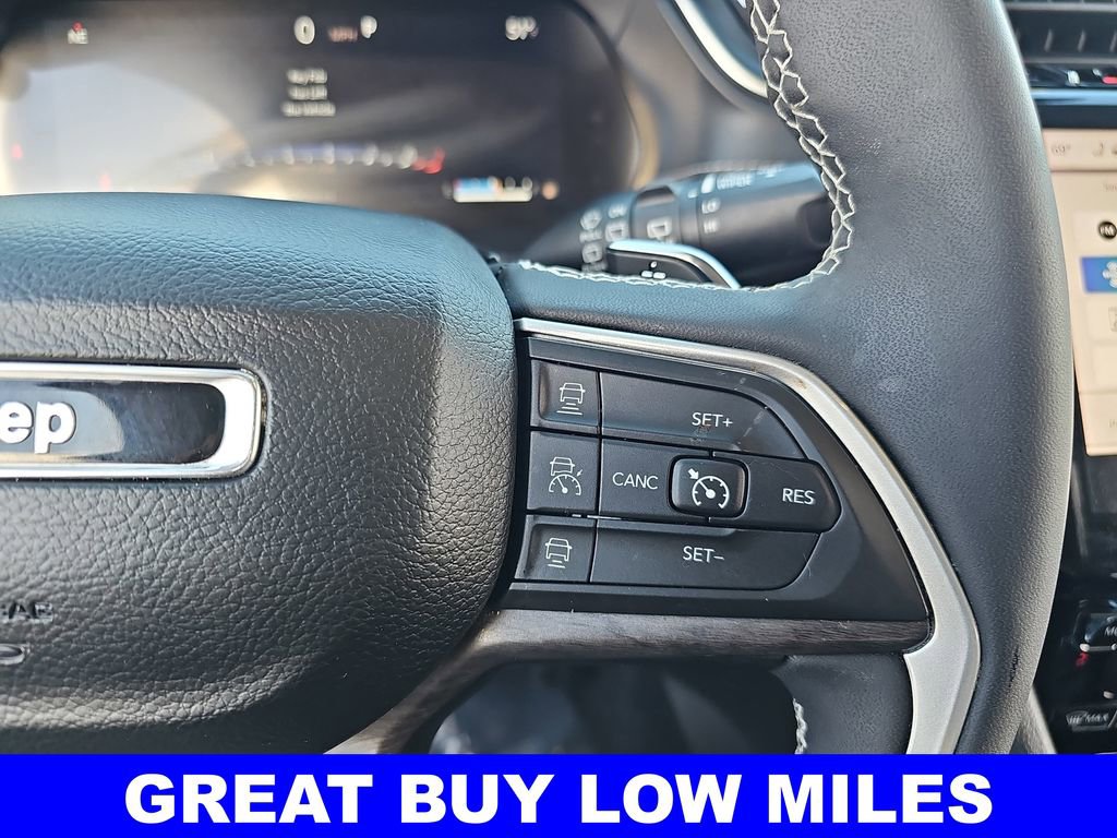 Used 2023 Jeep Grand Cherokee Limited w/ Luxury Tech Group II image 18