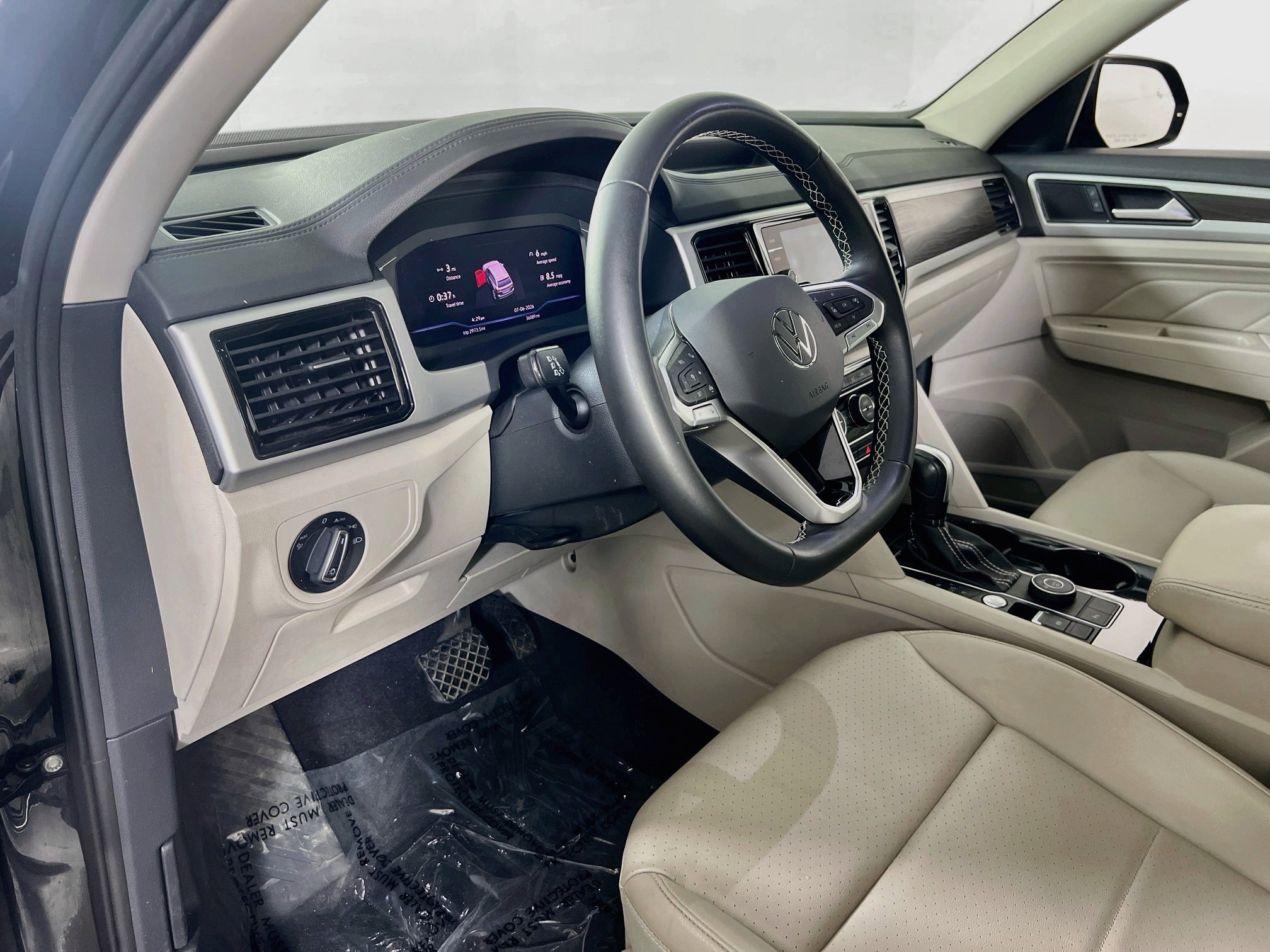 Used 2023 Volkswagen Atlas SE AWD/4WD image 9