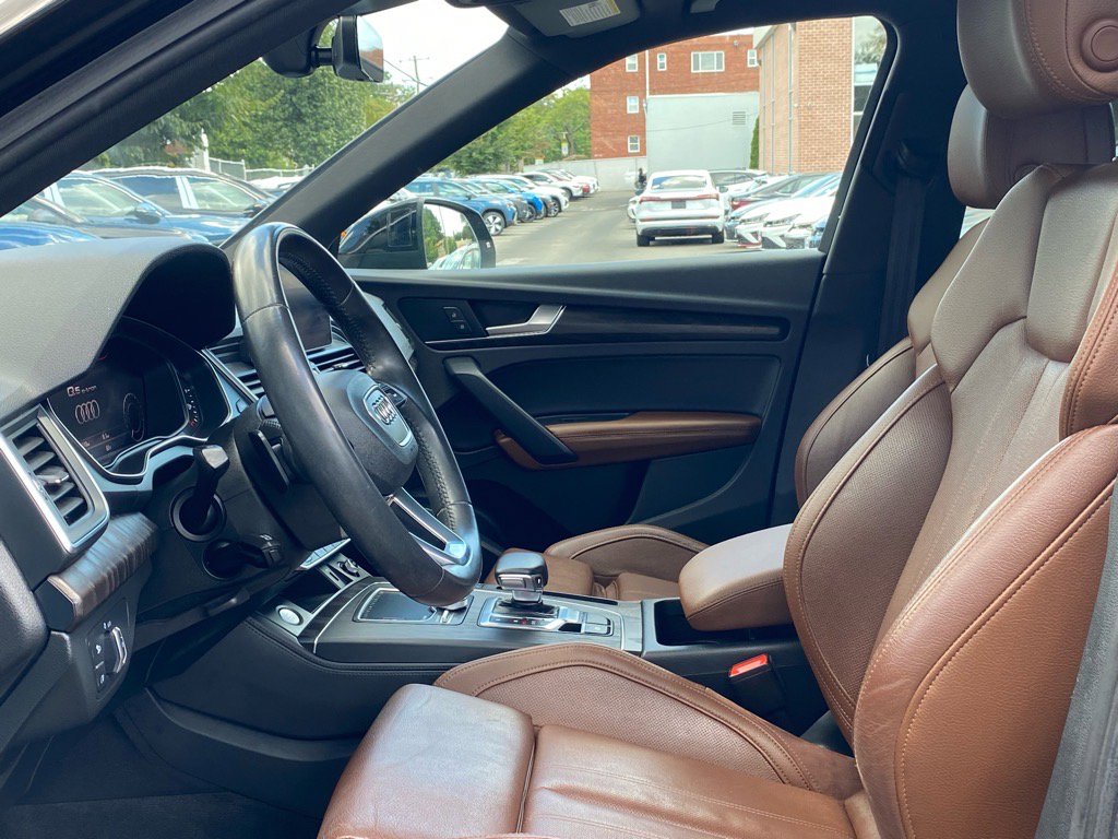 Used 2020 Audi Q5 e Premium Plus w/ Premium Plus Package image 14