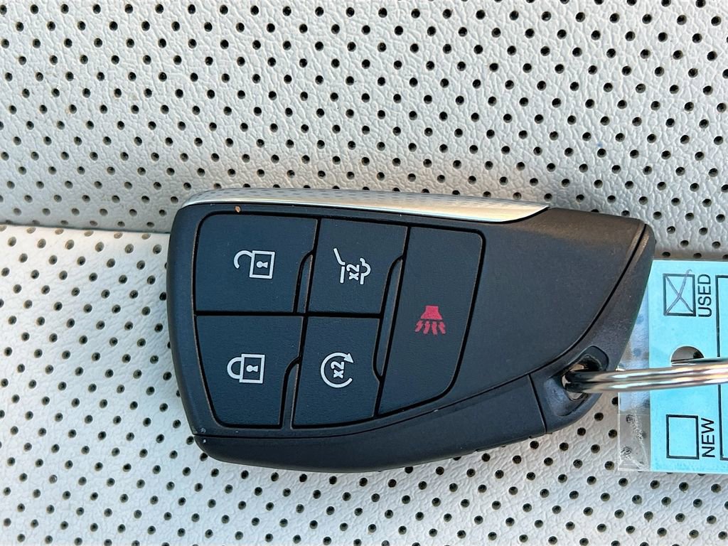 Used 2022 Buick Envision Essence w/ Safety Package image 33