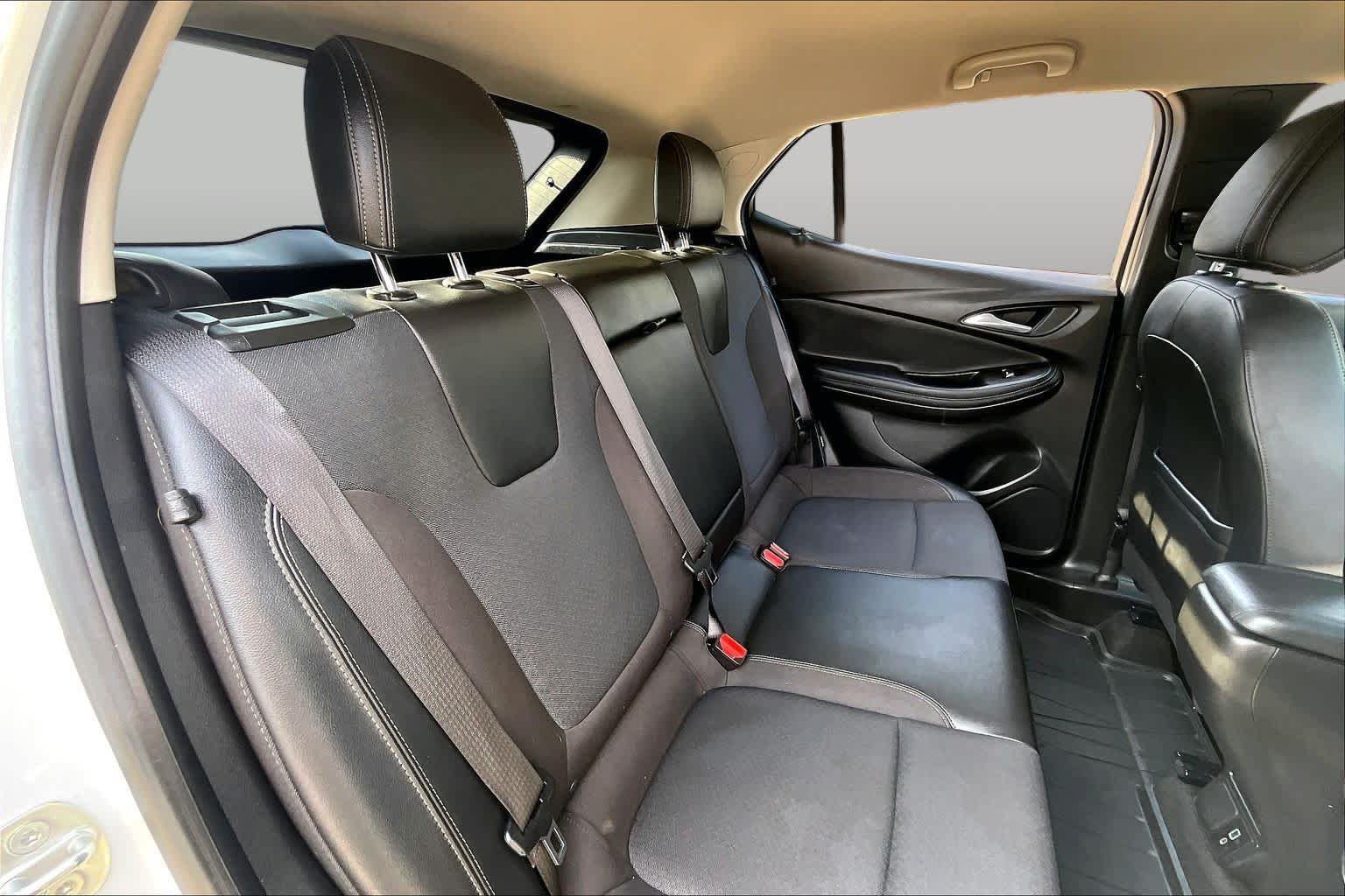 Used 2021 Buick Encore GX Select w/ Sport Touring Package FWD image 19