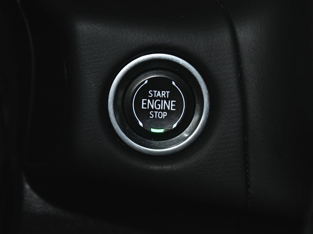 Used 2023 GMC Yukon XL SLT w/ SLT Premium Package image 26