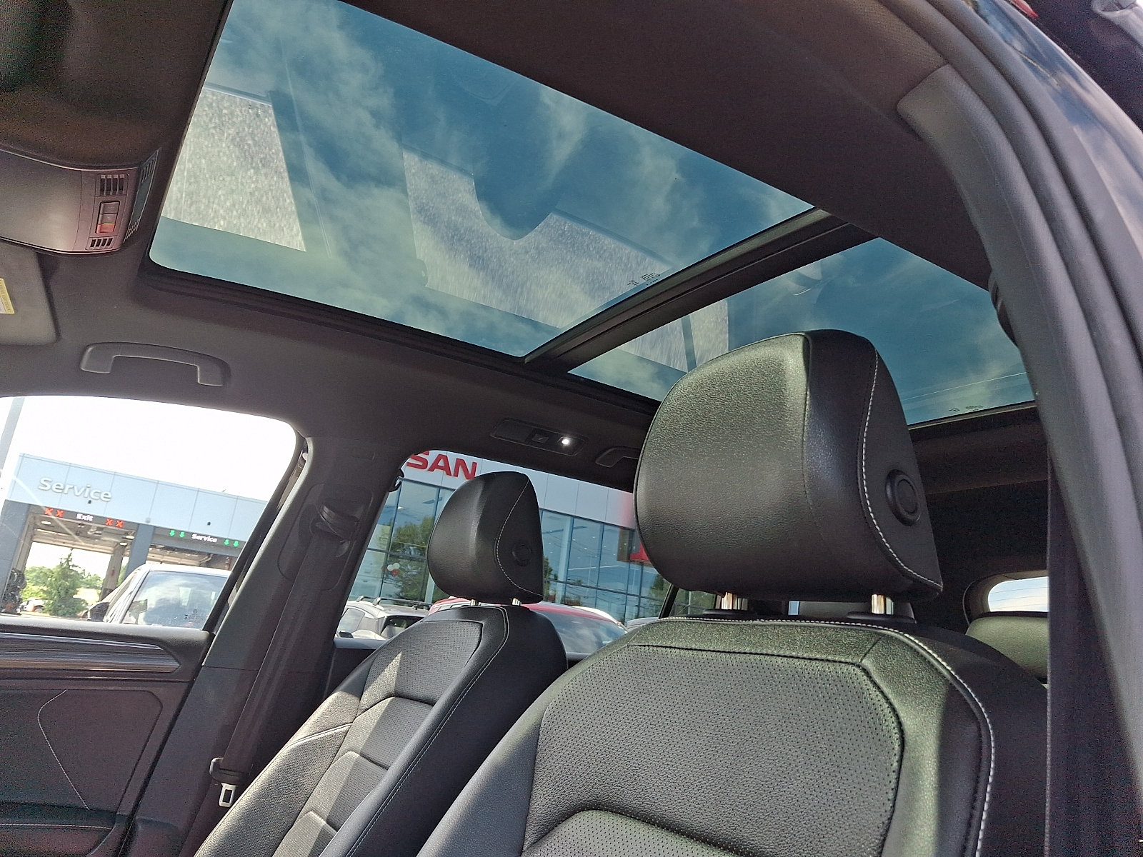 Used 2023 Volkswagen Tiguan SEL R-Line AWD/4WD image 14