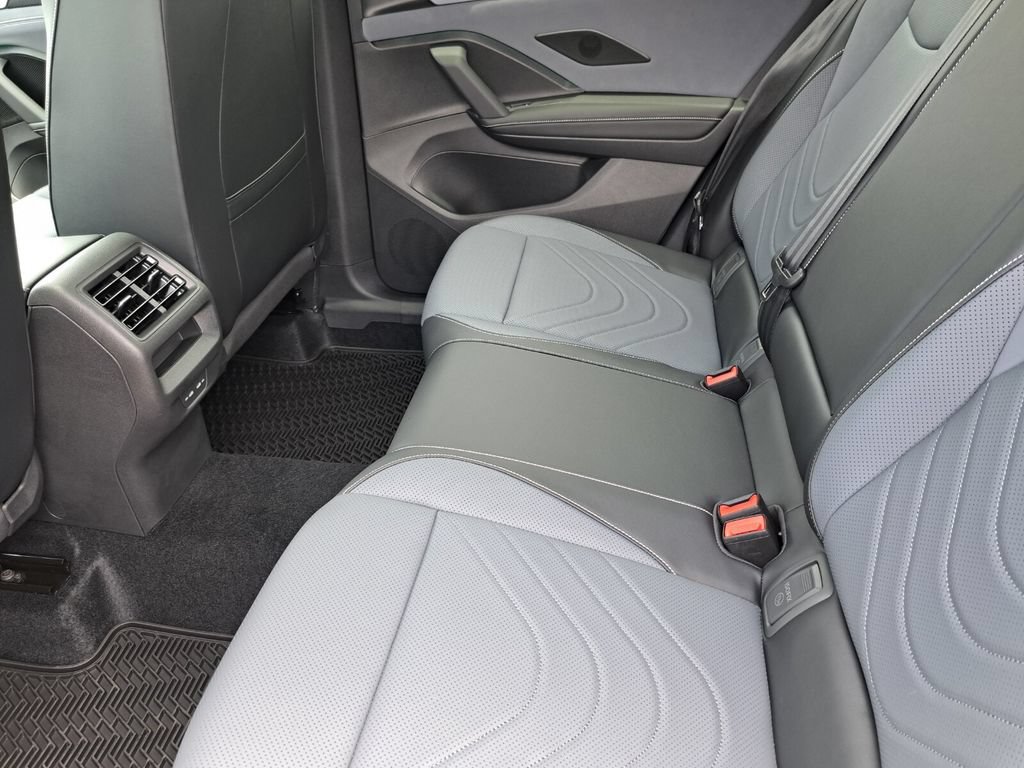 New 2026 Volkswagen Tiguan SE R-Line FWD image 22