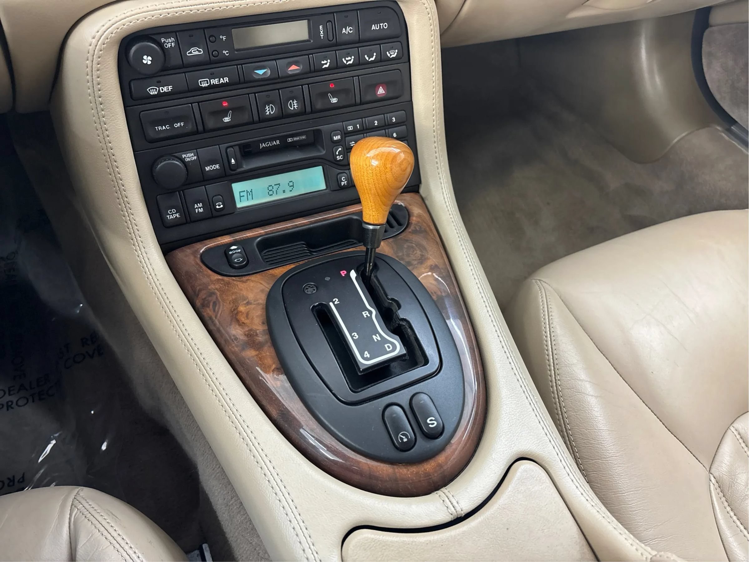 Used 1998 Jaguar XK8 Convertible RWD image 38