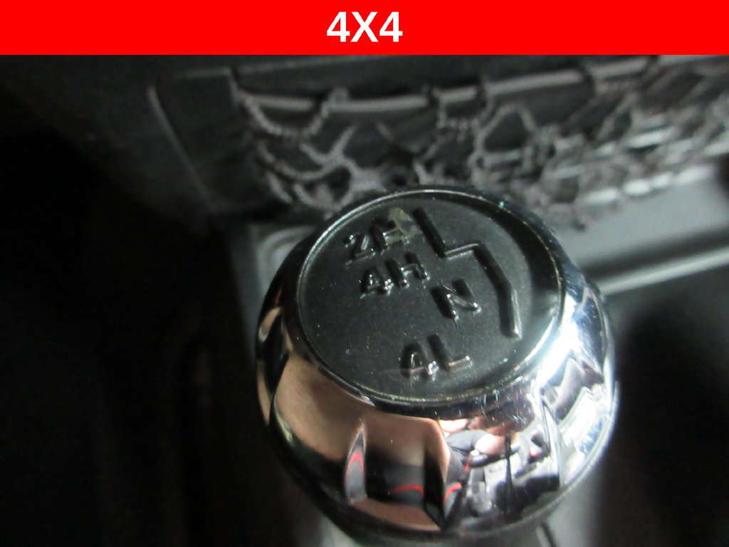 Used 2018 Jeep Wrangler Unlimited Sahara AWD/4WD image 22