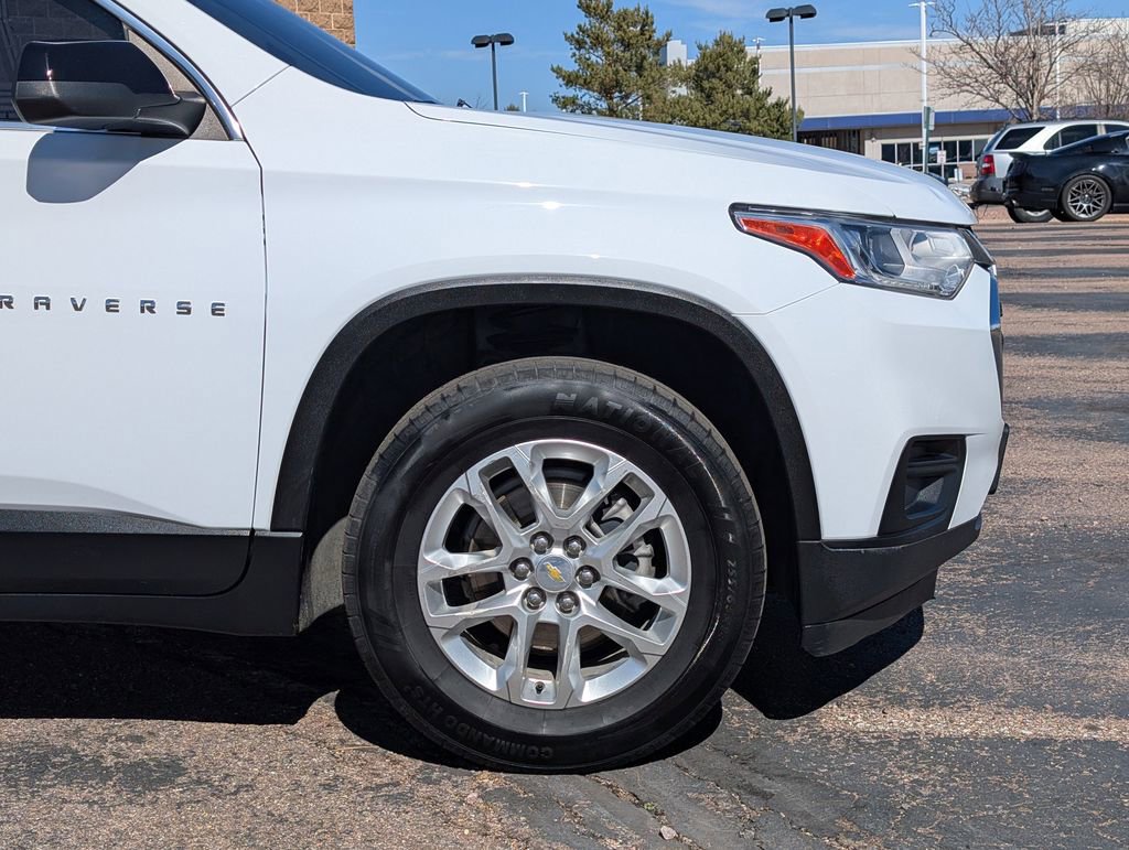 Used 2021 Chevrolet Traverse LS image 9