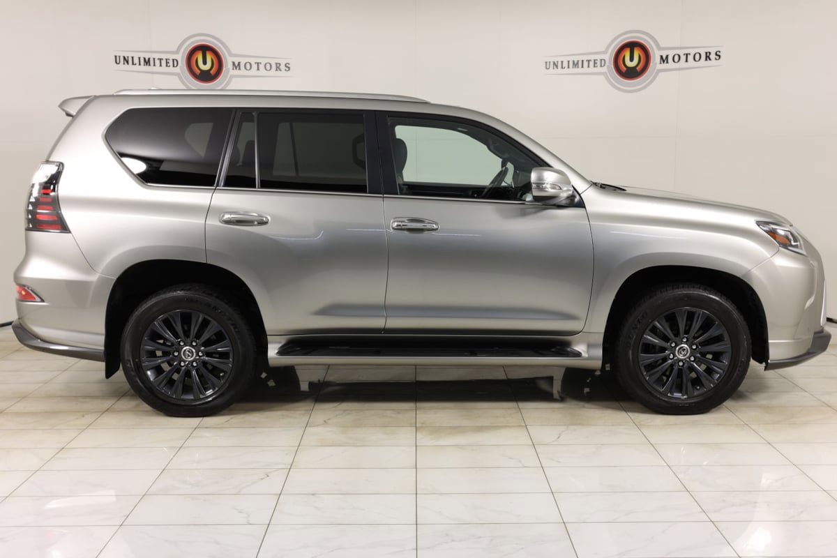 Used 2023 Lexus GX 460 Premium w/ Accessory Package AWD/4WD image 2