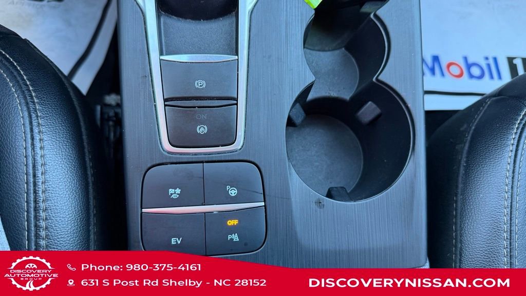 Used 2022 Ford Escape Titanium w/ Titanium Premium Package image 24