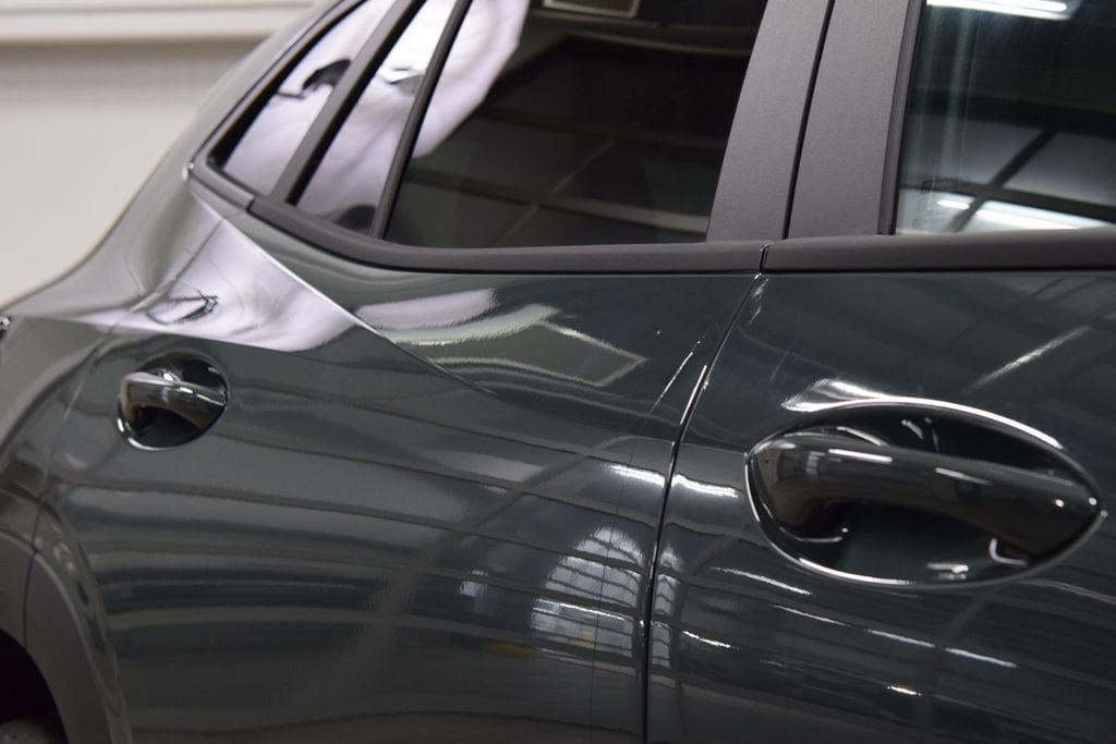 New 2026 Chevrolet Trax LT w/ Sunroof Package FWD image 17