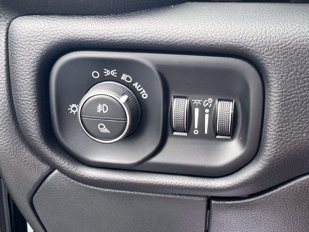 Used 2024 RAM 2500 Laramie w/ Safety Group AWD/4WD image 36